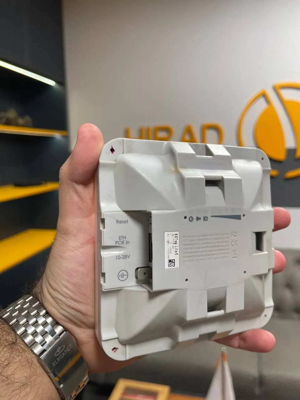 رادیو وایرلس MikroTik مدل SXT SQ LITE 5 — تصویر ۲