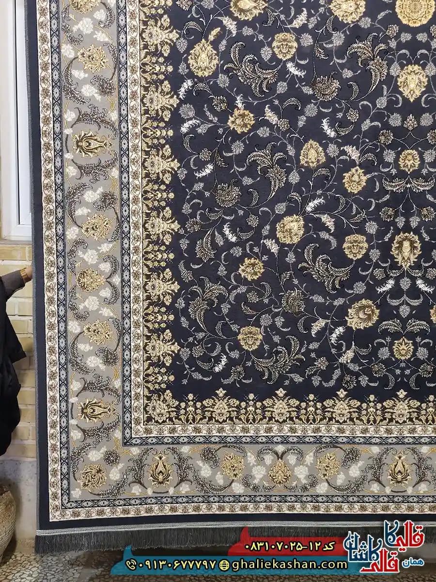 فرش طلاکوب 700 شانه طرح افشان فروزان دورنا رنگ طوسی دودی کاشان — تصویر ۲