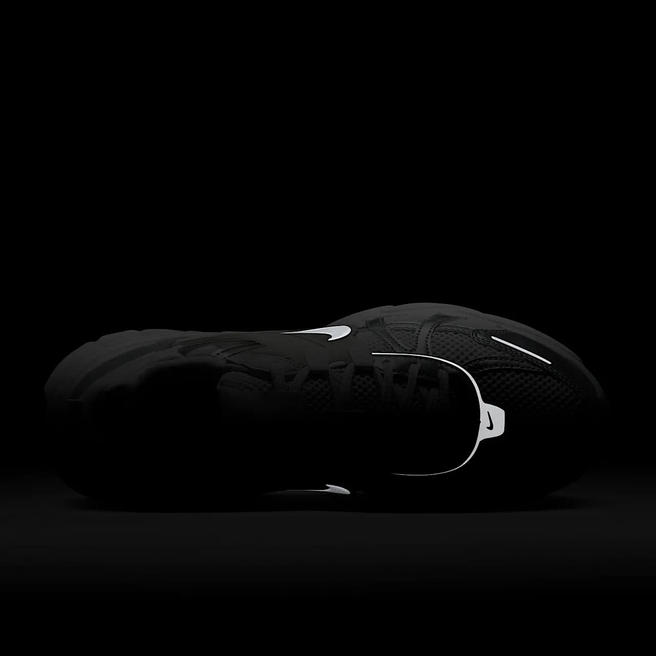 Nike V2K Run — تصویر ۲