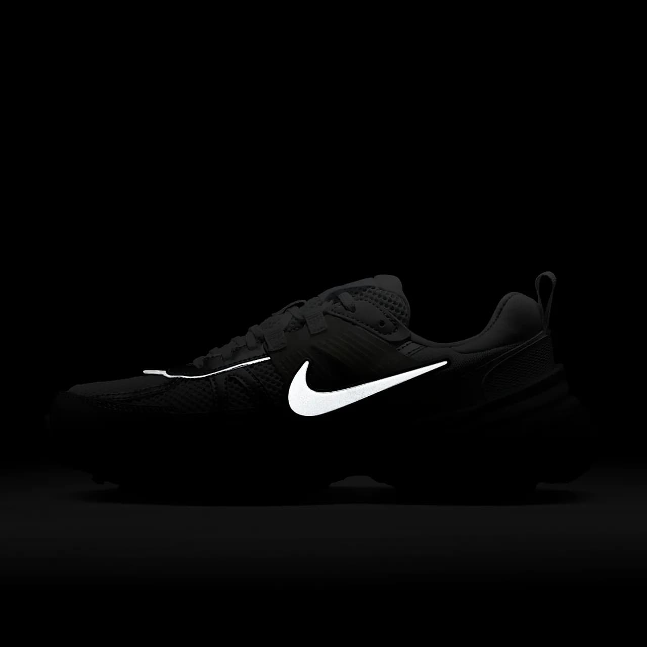 Nike V2K Run — تصویر ۴
