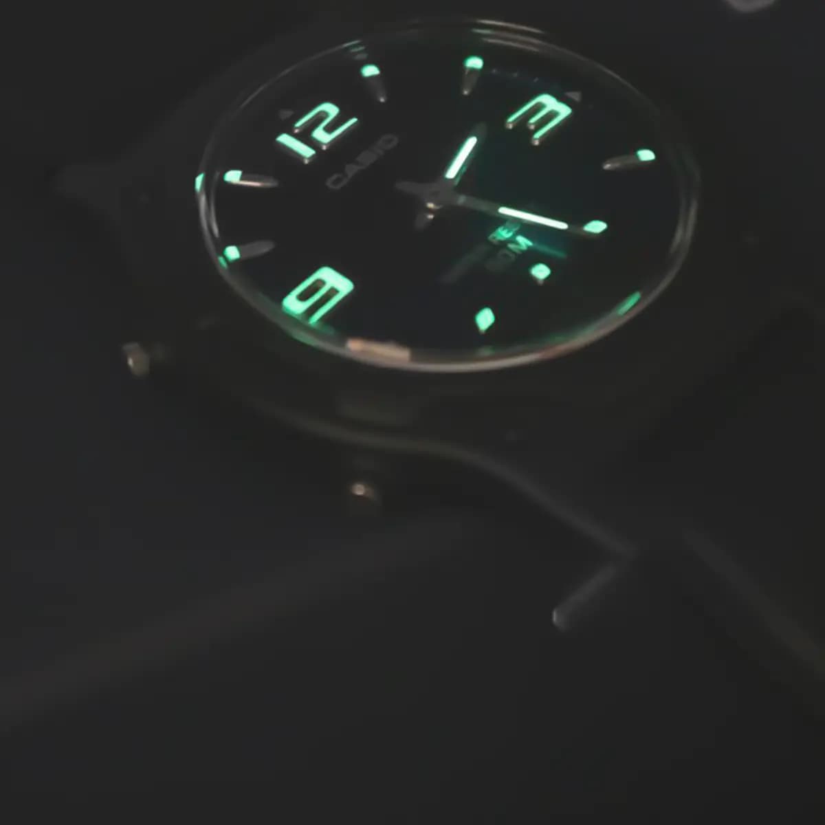 ساعت مچی مردانه کاسیو جنرال مدل Casio General AW-49HE-2AVDF — تصویر ۵
