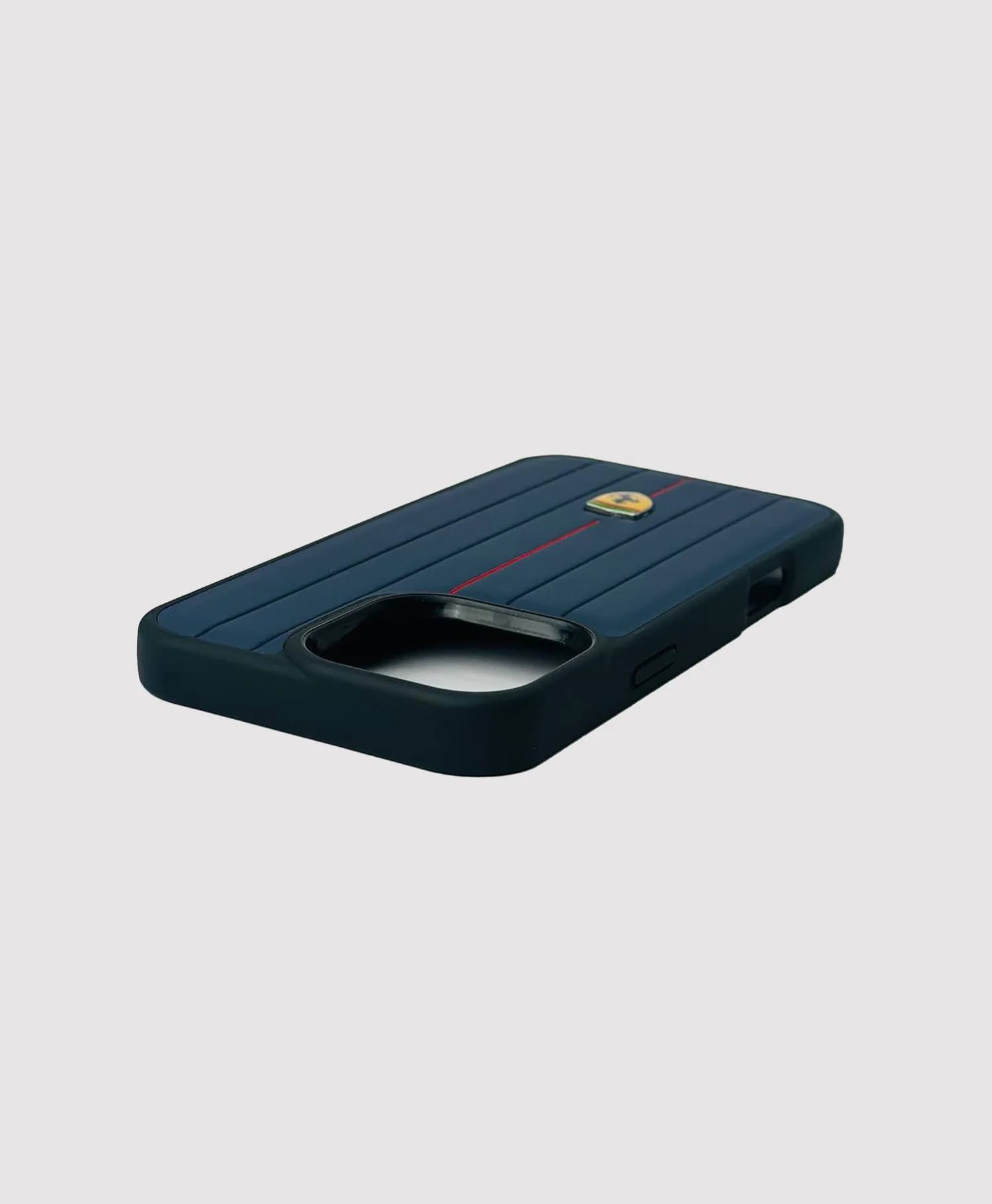 قاب چرمی طرح فراری گوشی موبایل آیفون Iphone 16 Pro — تصویر ۳