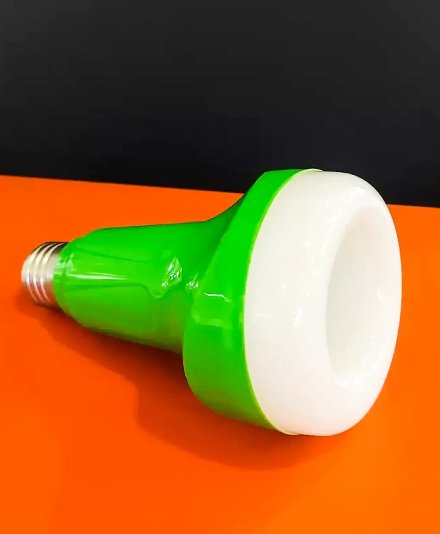 لامپ LED شارژی 18W — تصویر ۲