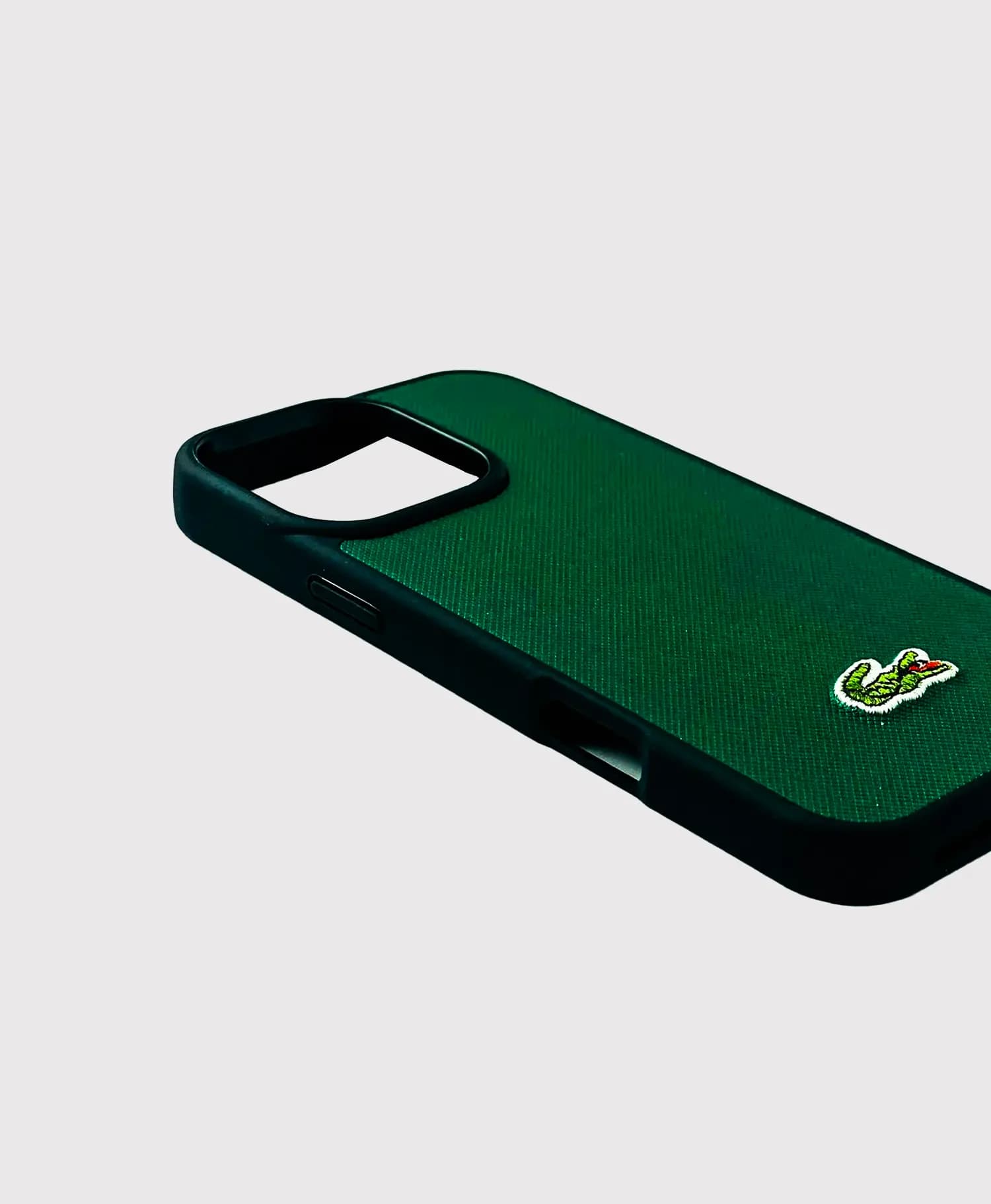 قاب چرمی طرح لاگوست گوشی موبایل آیفون Iphone 16 Pro Max — تصویر ۲