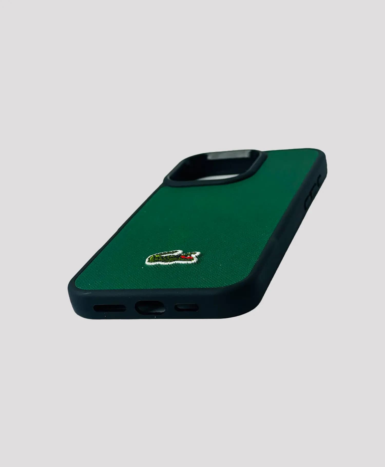 قاب چرمی طرح لاگوست گوشی موبایل آیفون Iphone 16 Pro Max — تصویر ۳