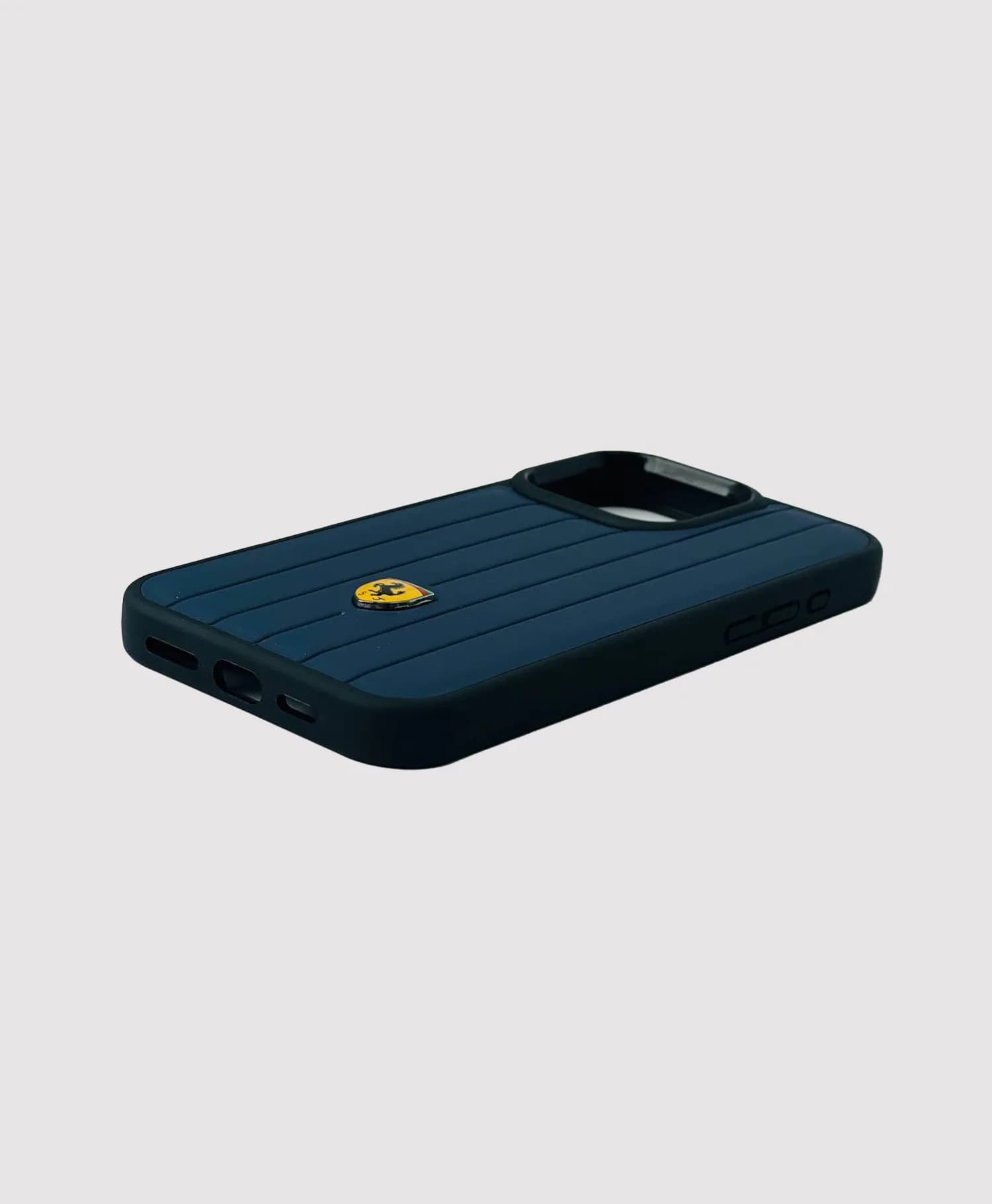 قاب چرمی طرح فراری گوشی موبایل آیفون Iphone 16 Pro Max — تصویر ۲