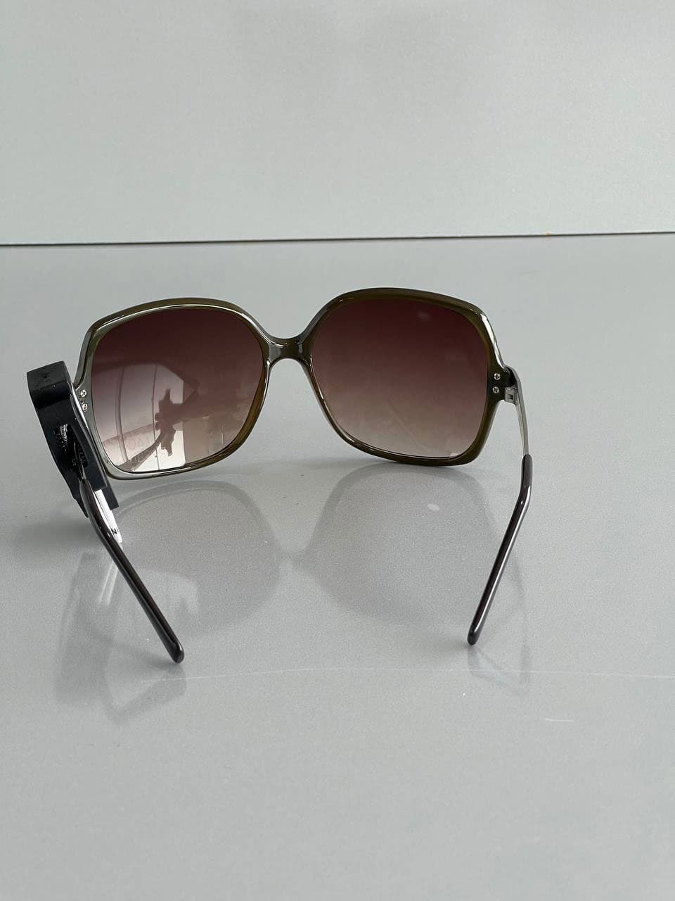عینک آفتابی کلاسیک مشکی زنانه Accessorize — تصویر ۴