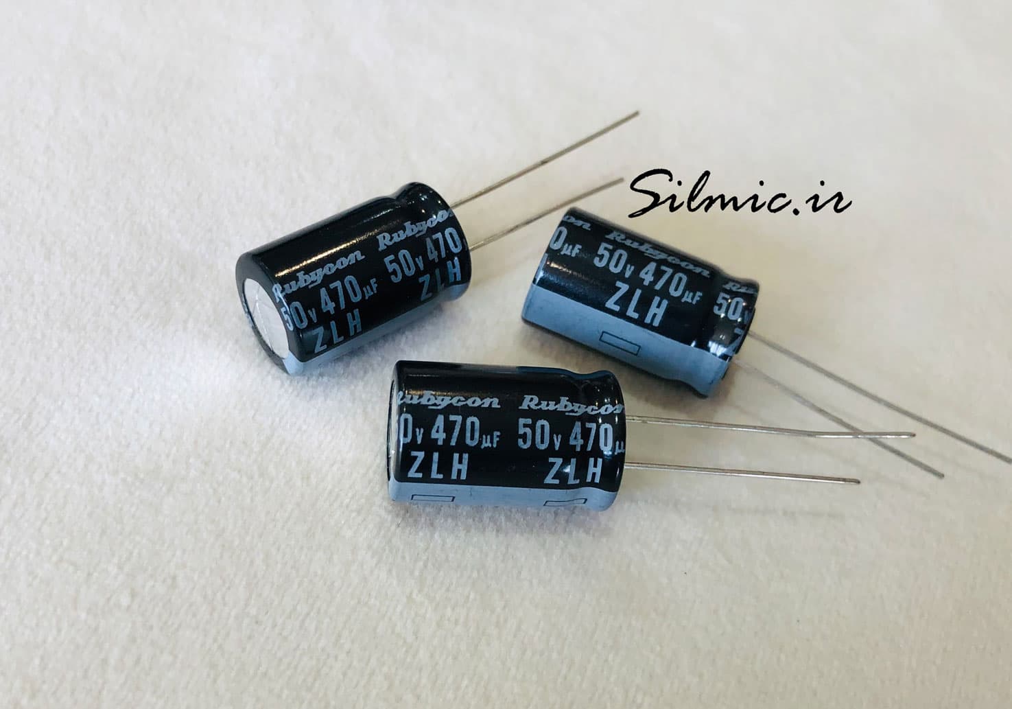 خازن 470 میکرو فاراد 50 ولت ژاپنی Rubycon سری ZLH با esr فوق العاده پایین — تصویر ۲
