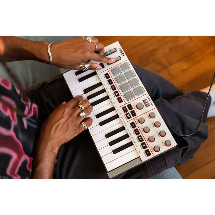 میدی کنترلر AKAI Professional MPK Mini IV Gray — تصویر ۴