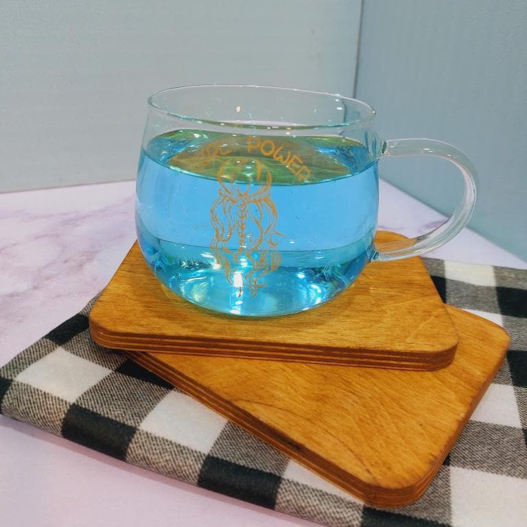 ماگ شیشه ای طرح دختر طلایی کد 1690 — تصویر ۴