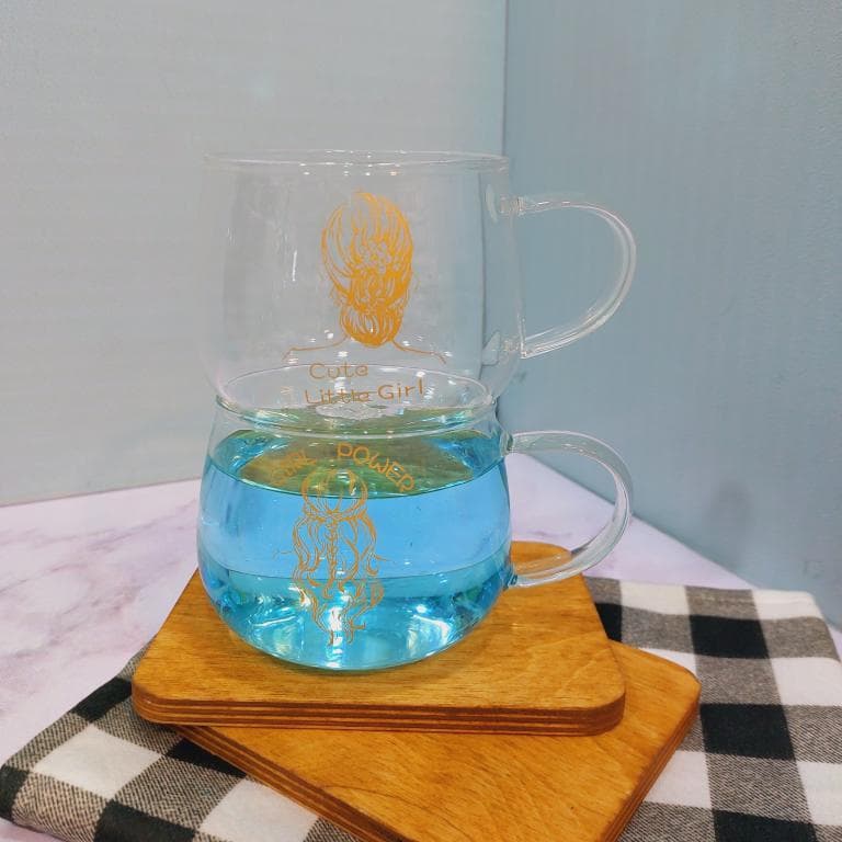 ماگ شیشه ای طرح دختر طلایی کد 1690 — تصویر ۵