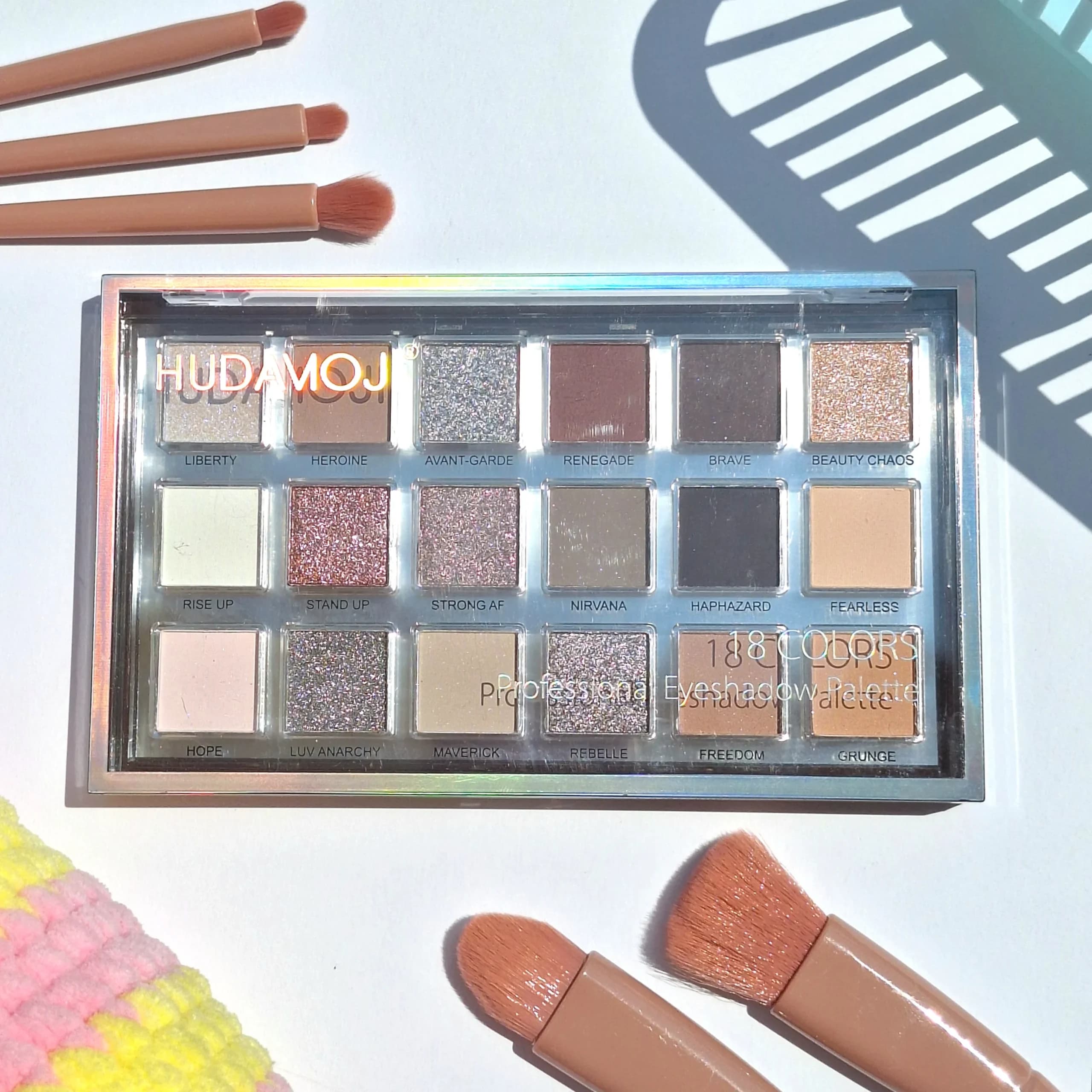 پلت سایه 18 رنگ مدل ICY NUDE — تصویر ۲