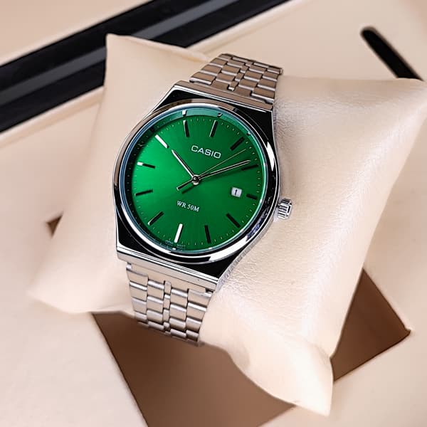 ساعت مچی مردانه Casio گادفادر بند استیل سبز — تصویر ۸