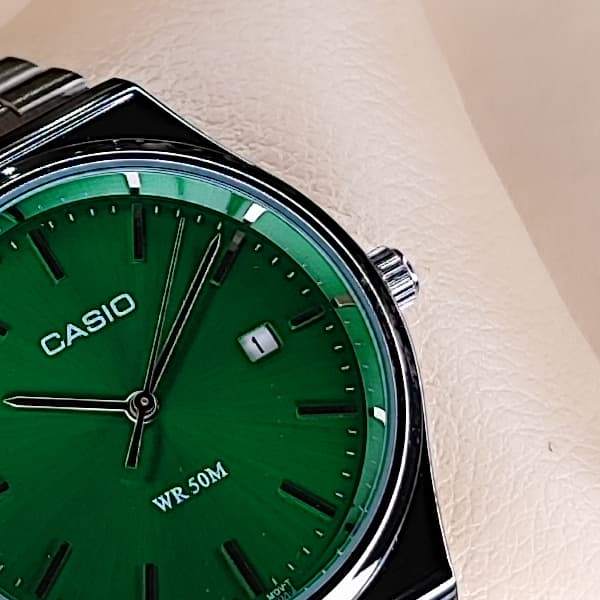 ساعت مچی مردانه Casio گادفادر بند استیل سبز — تصویر ۷
