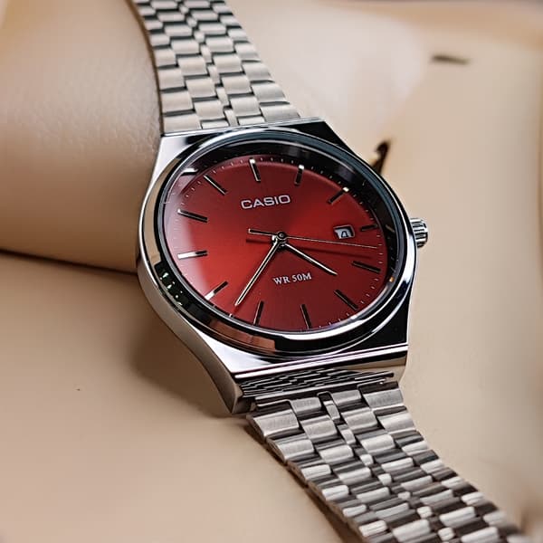 ساعت مچی مردانه Casio گادفادر بند استیل گیلاسی — تصویر ۳