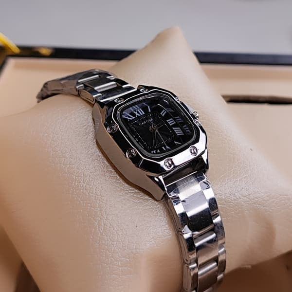 ساعت مچی زنانه کارتیر Cartier Panthère بند استیل نقره‌ای مشکی — تصویر ۳