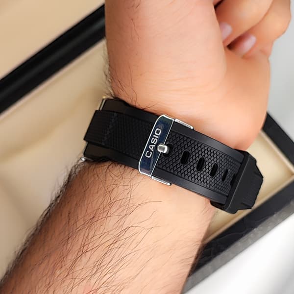 ساعت مچی جی‌شاک دو زمانه نقره ای مشکی آبی مدل 5544 G-Shock (دو موتوره) — تصویر ۴