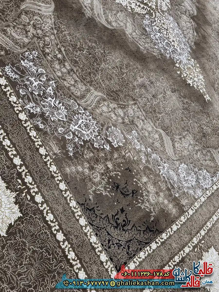 فرش طلاکوب 1200 شانه طرح برکه رنگ قهوه ای شکلاتی گل برجسته کاشان — تصویر ۵