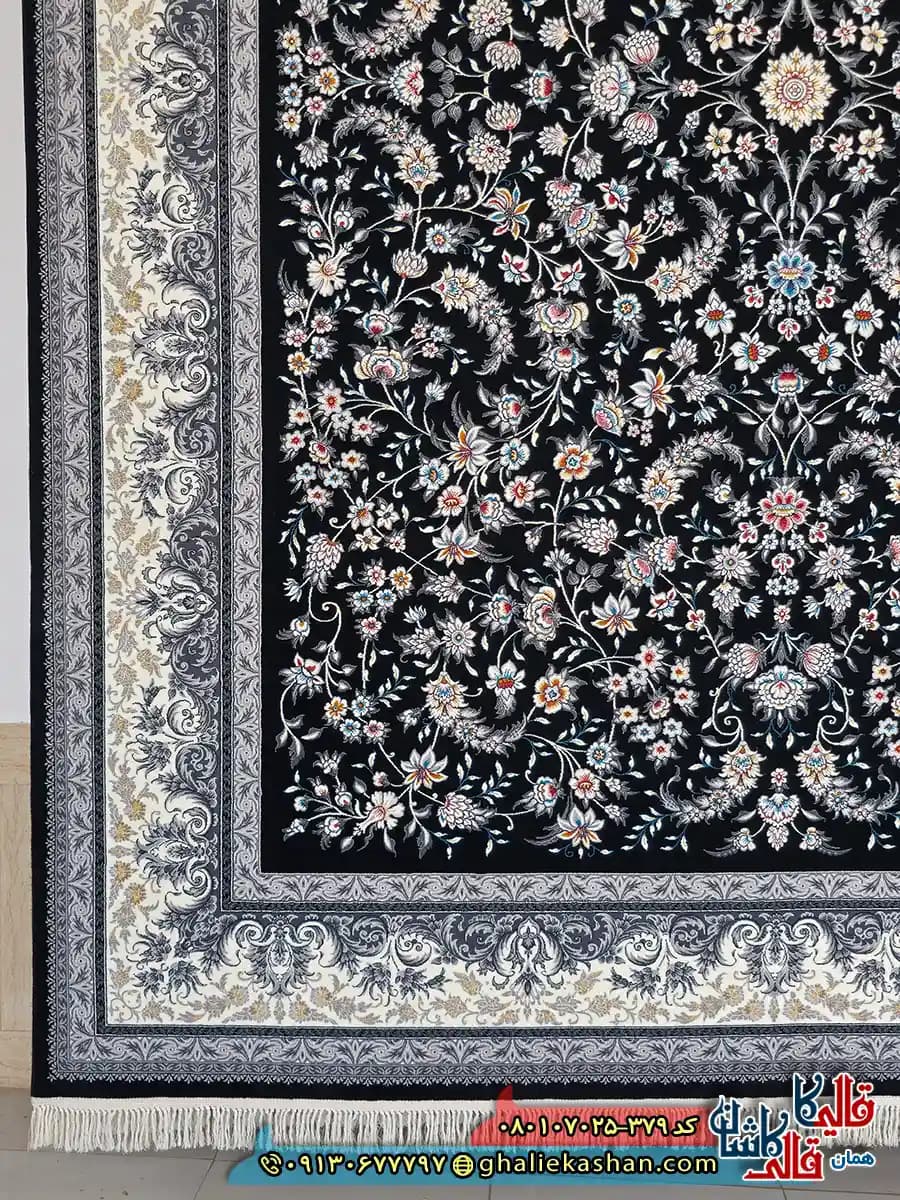 فرش ‌700 ‌شانه ‌طرح ‌افشان ‌اوستا ‌رنگ ‌سرمه ‌ای ‌کاشان ‌ — تصویر ۲