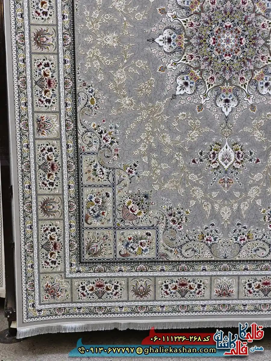 فرش 1200 شانه طرح وانیار رنگ طوسی نقره ای گل برجسته کاشان — تصویر ۲