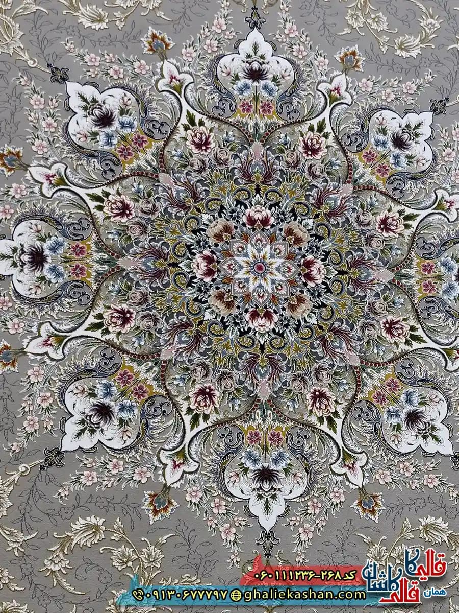 فرش 1200 شانه طرح وانیار رنگ طوسی نقره ای گل برجسته کاشان — تصویر ۳