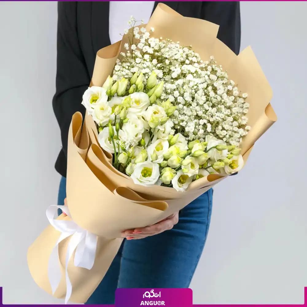دسته گل لیسیانتوس سفید با ژیپسوفیلا