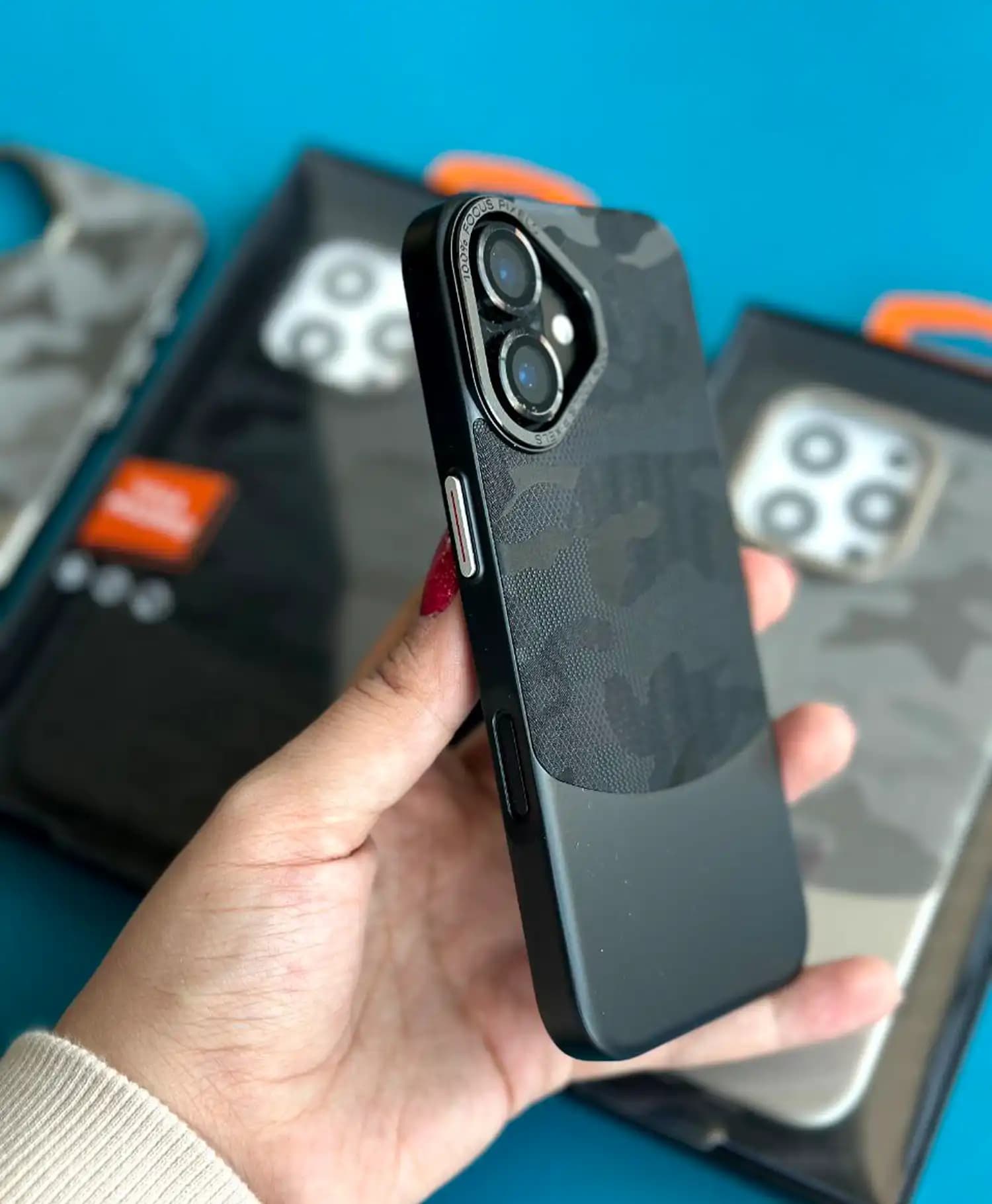 قاب چریکی ویوا مادرید گوشی موبایل آیفون Iphone 16 — تصویر ۳
