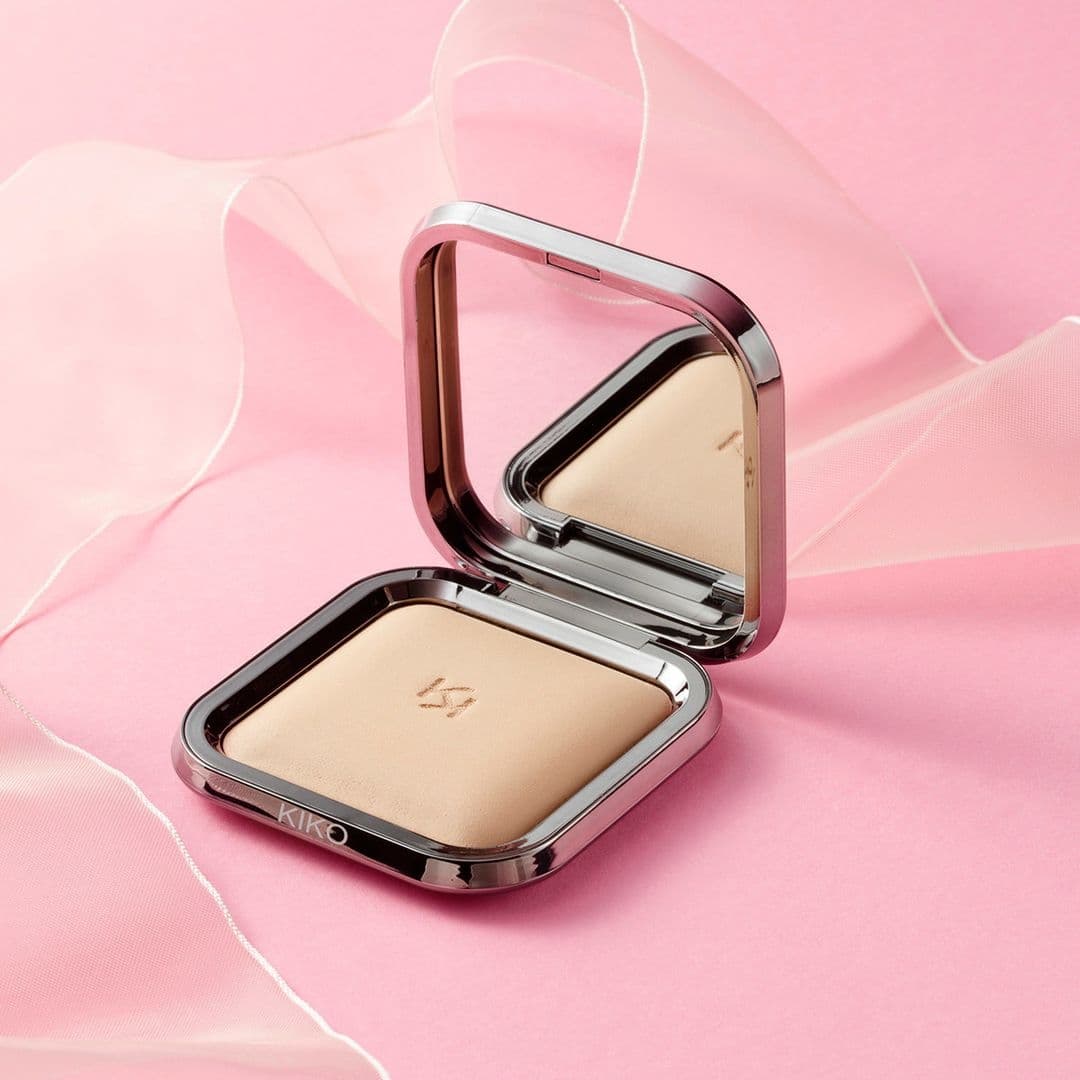 پنکک فشرده مات مدل مت فیوژن کیکو میلانو Matte fusion pressed powder Kiko Milano شماره 03 — تصویر ۵