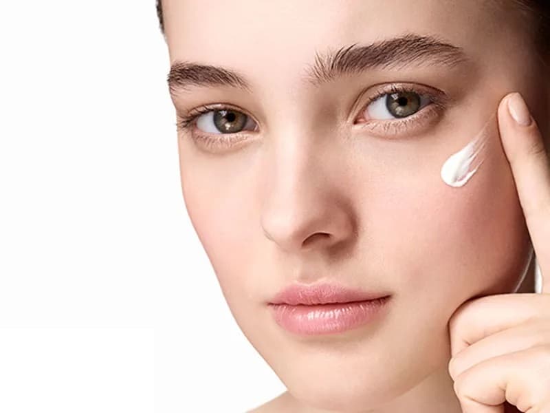 کرم ضد آفتاب کاپیتال سولیل ویشی VICHY CAPITAL SOLEIL SPF 50 Velvety cream skin perfecting action مناسب برای پوست نرمال و خشک حجم 50 میلی لیتر — تصویر ۲