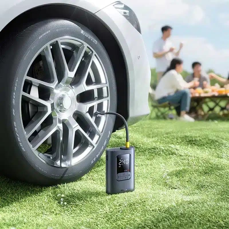 پمپ باد شارژی باسئوس مدل Baseus Gon Trip VA1 Super Mini Air Compressor — تصویر ۵