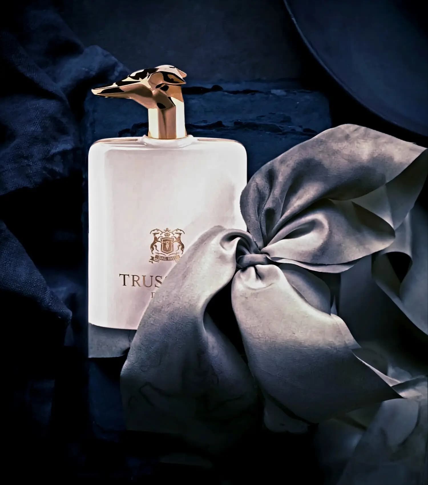 عطر ادکلن تروساردی دونا ادوپرفیوم اینتنس اصل | Trussardi Donna Eau de Parfum Intense — تصویر ۴