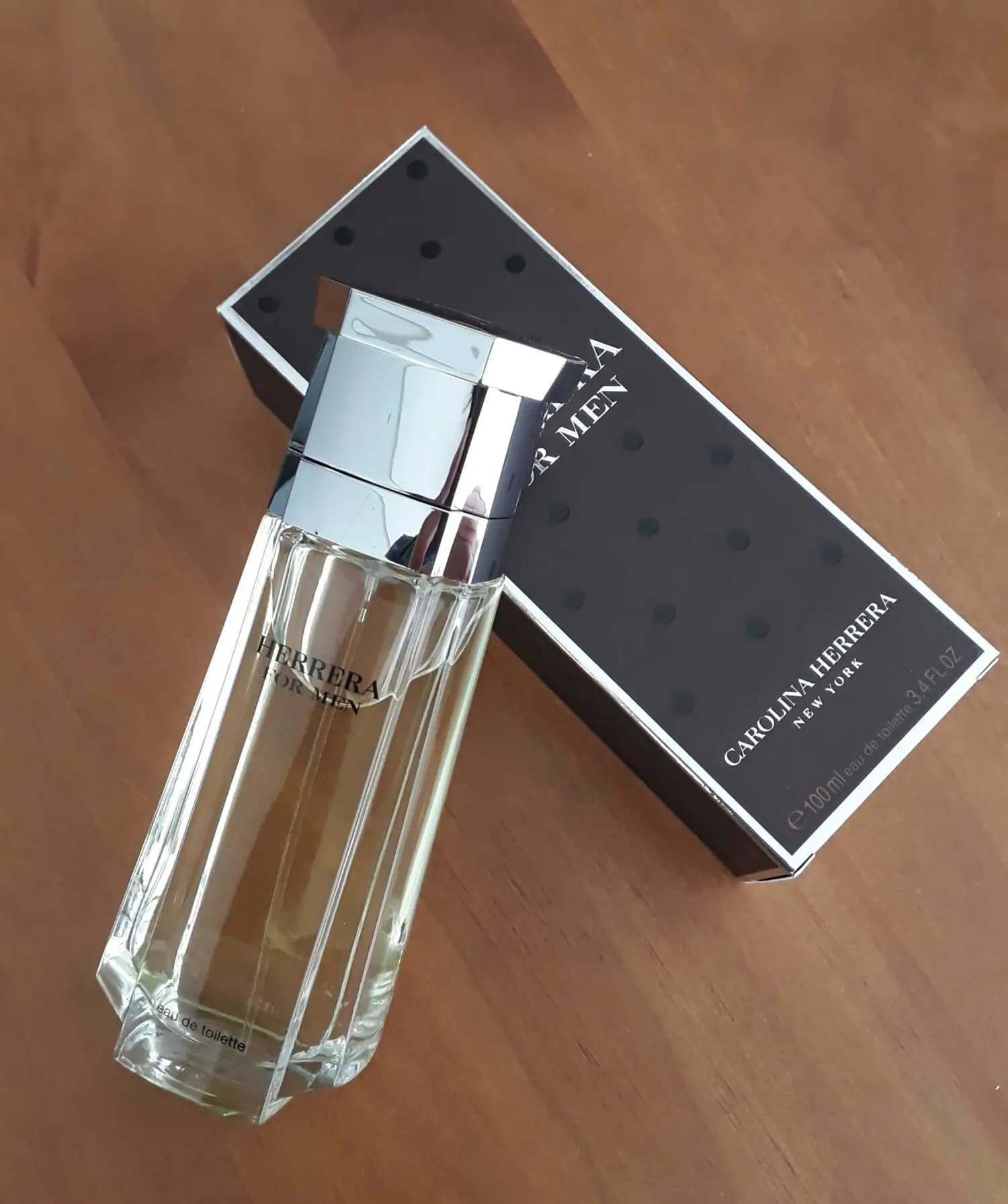عطر ادکلن کارولینا هررا هررا فور من اصل | Carolina Herrera Herrera For Men — تصویر ۴