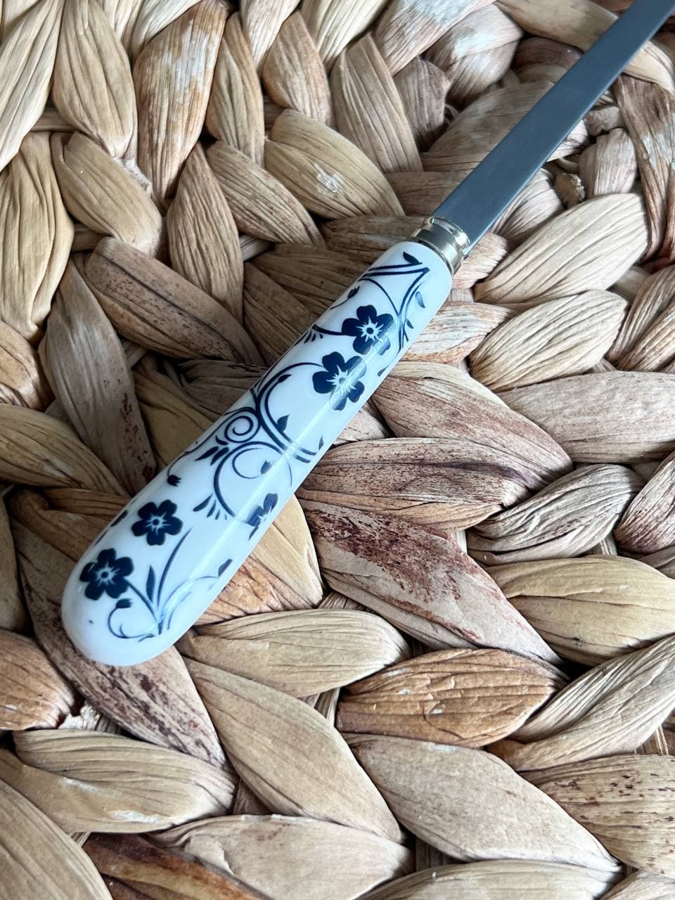 قاشق مرباخوری دسته سرامیکی- طرح گل سرمه ای — تصویر ۲