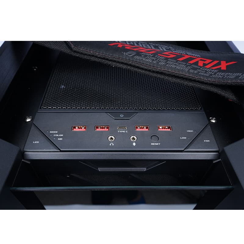 قاب کیس کامپیوتر ایسوس ASUS ROG Strix Helios استوک در حد نو — تصویر ۳
