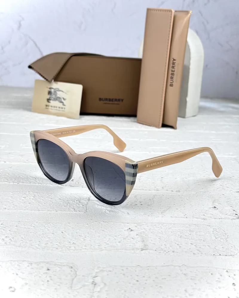 عینک آفتابی زنانه بربری مدل BURBERRY BE2392 — تصویر ۳
