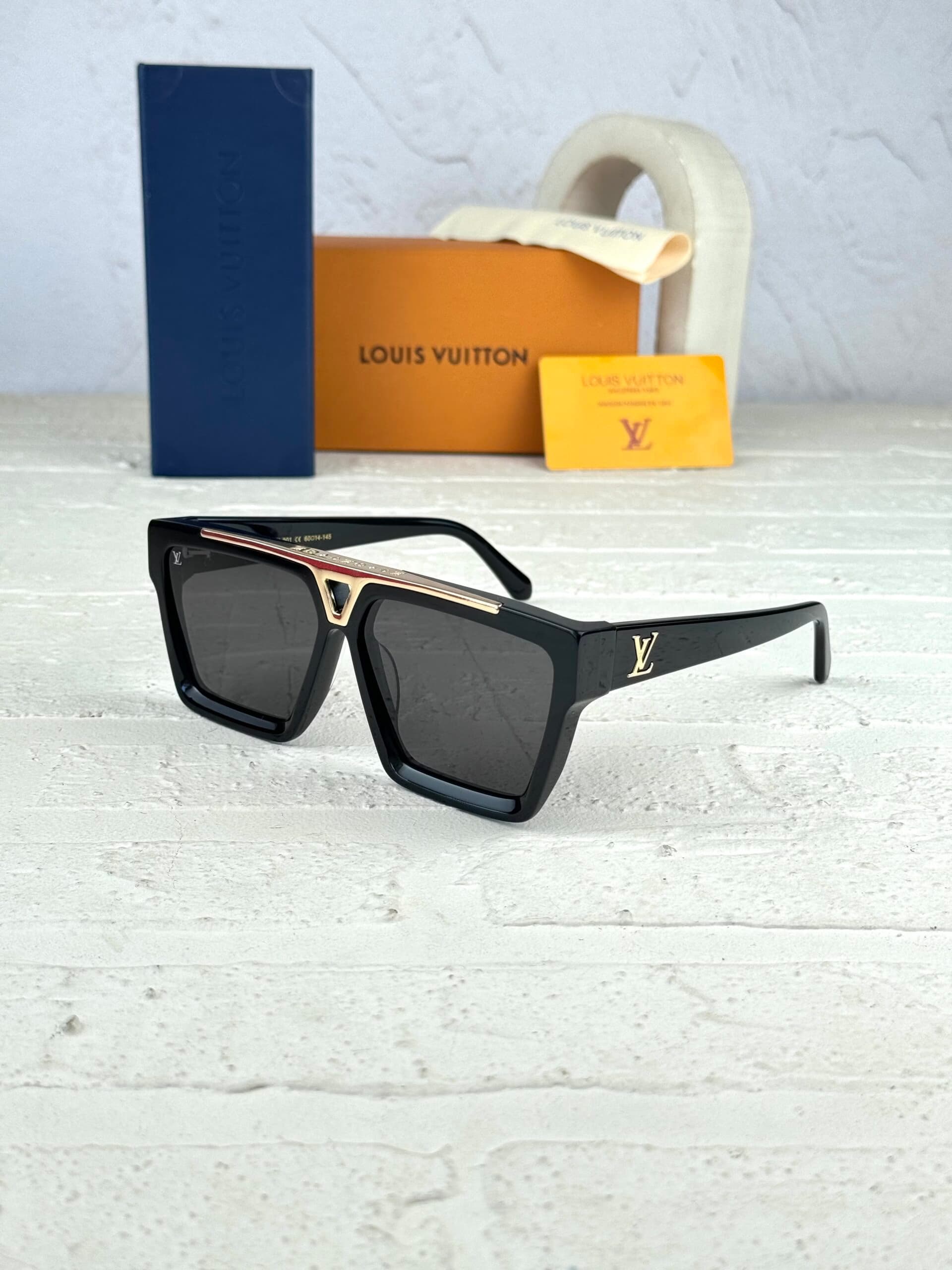 عینک آفتابی اسپرت لویس ویتون LOUIS VUITTON Z1502W (sl)