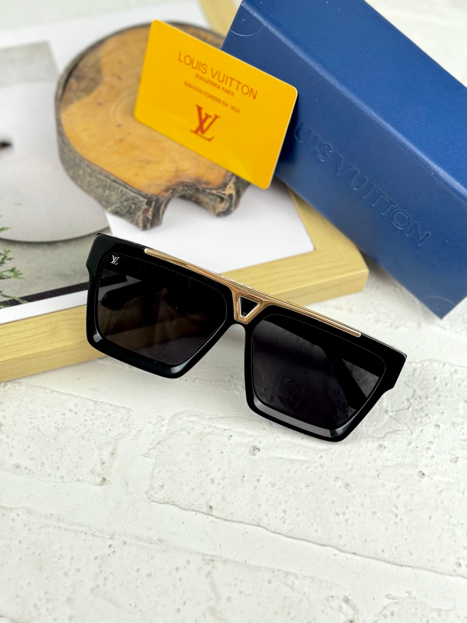 عینک آفتابی اسپرت لویس ویتون LOUIS VUITTON Z1502W (sl) — تصویر ۴