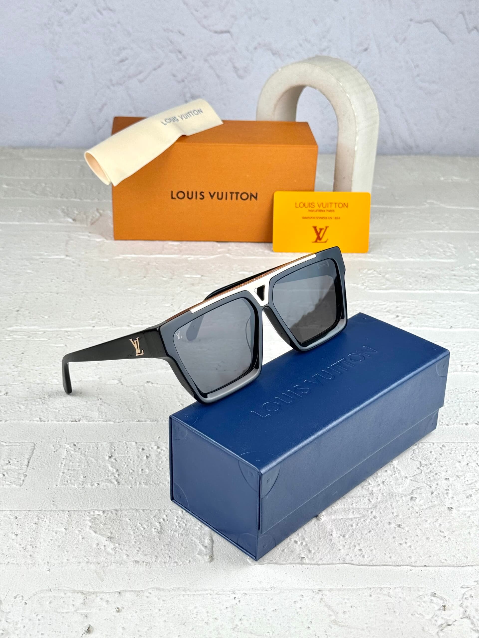 عینک آفتابی اسپرت لویس ویتون LOUIS VUITTON Z1502W (sl) — تصویر ۳