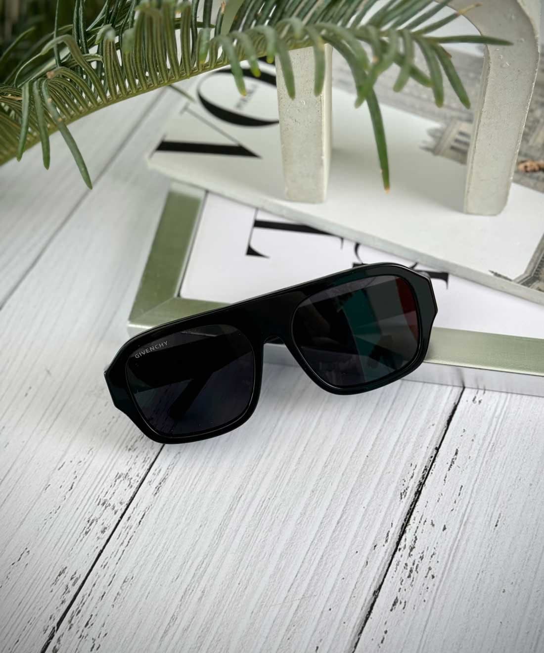 عینک آفتابی اسپرت ژیوانشی مدل GIVENCHY GV40007U