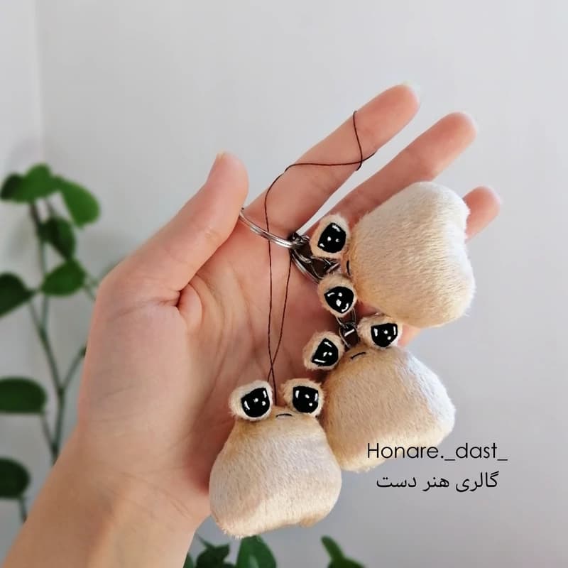 عروسک پو بازی pou عروسک افسرده عروسک پی پی سیسمونی بچه نوزاد هدیه کادو عروسک پولیشی نانو جاسوئیچی جاکلیدی آویز ماشین