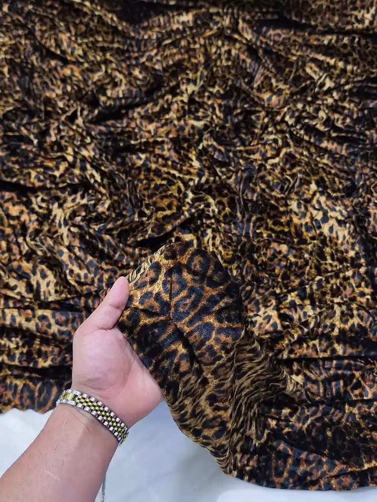 پارچه مخمل کشی پلنگی 2
