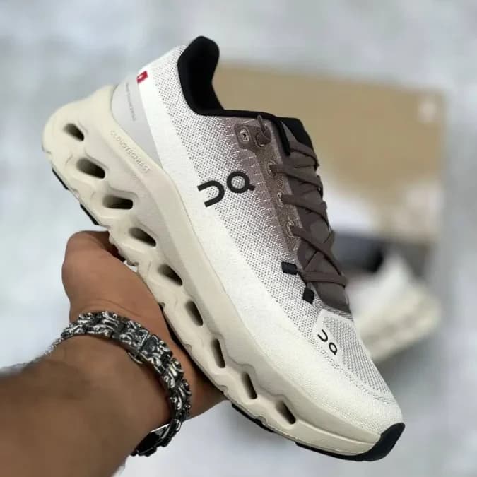 آن رانینگ رنگ قهوه‌ای سفید وارداتی | QC White-brown