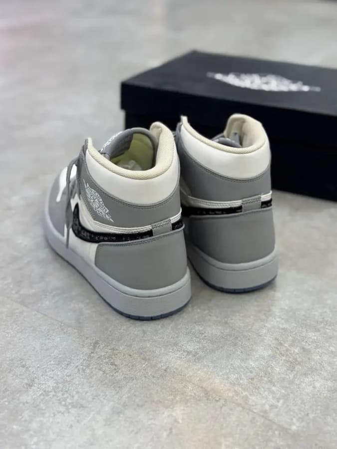 جردن وان ساقدار دیور مستر کوالیتی وارداتی | Air Jordan 1 High Dior — تصویر ۵