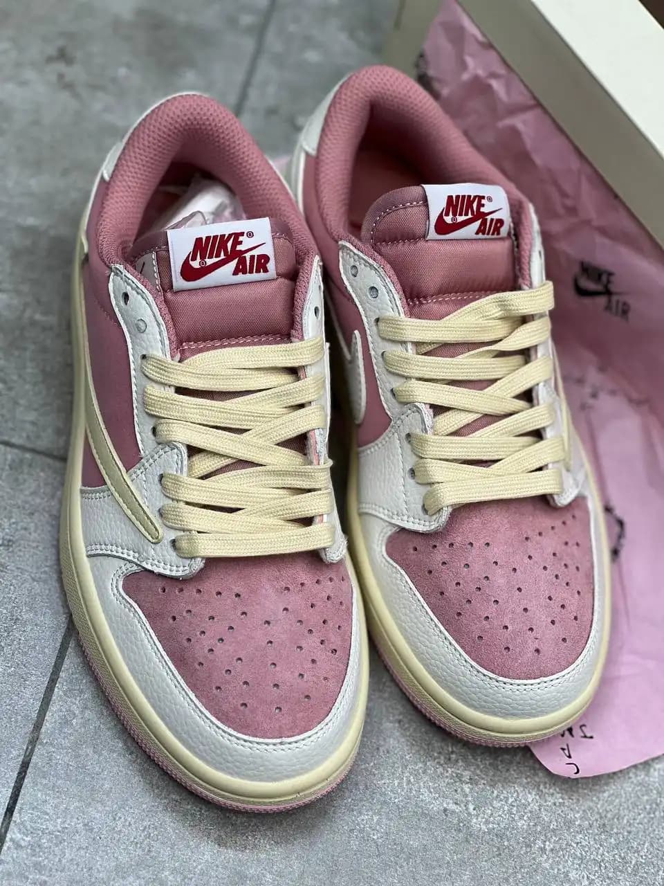 کفش تراویس شای پینک | Nike Travis Scott Pink — تصویر ۵