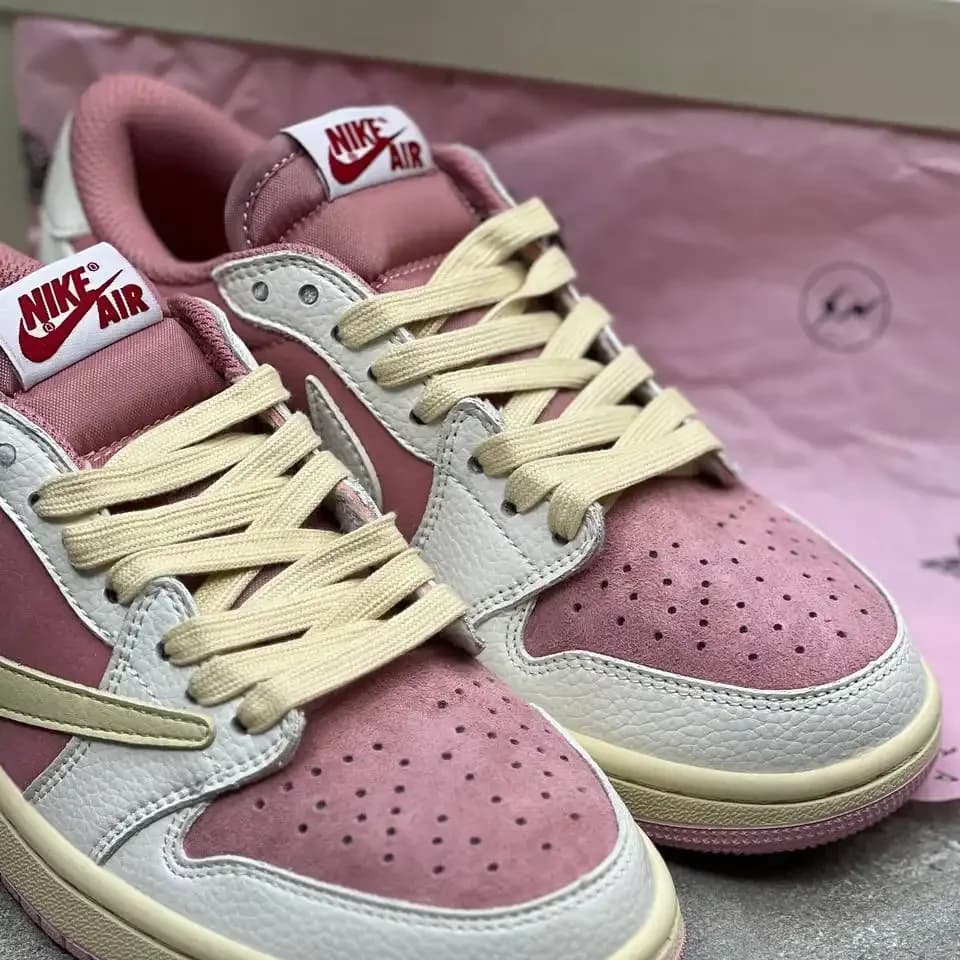کفش تراویس شای پینک | Nike Travis Scott Pink — تصویر ۳