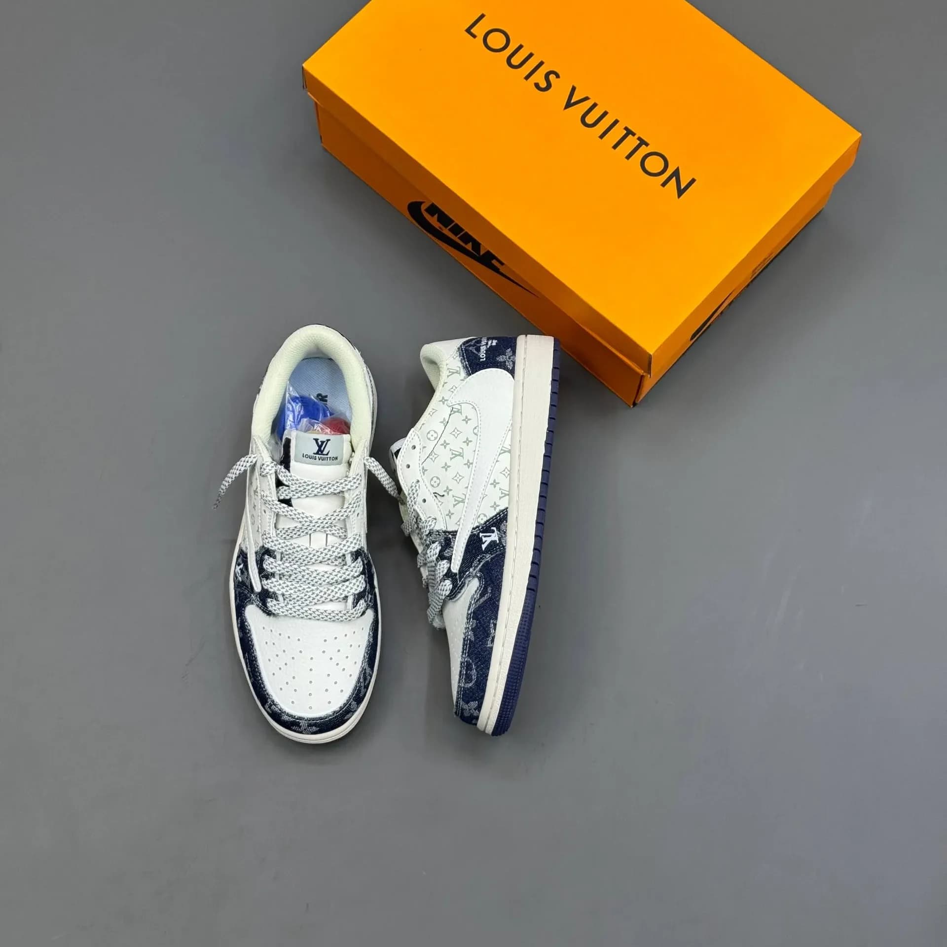 کفش نایک جردن تراویس LV سفید سرمه ای مستر کوالیتی | Nike Air Jordan Travis LV Master Quality — تصویر ۴