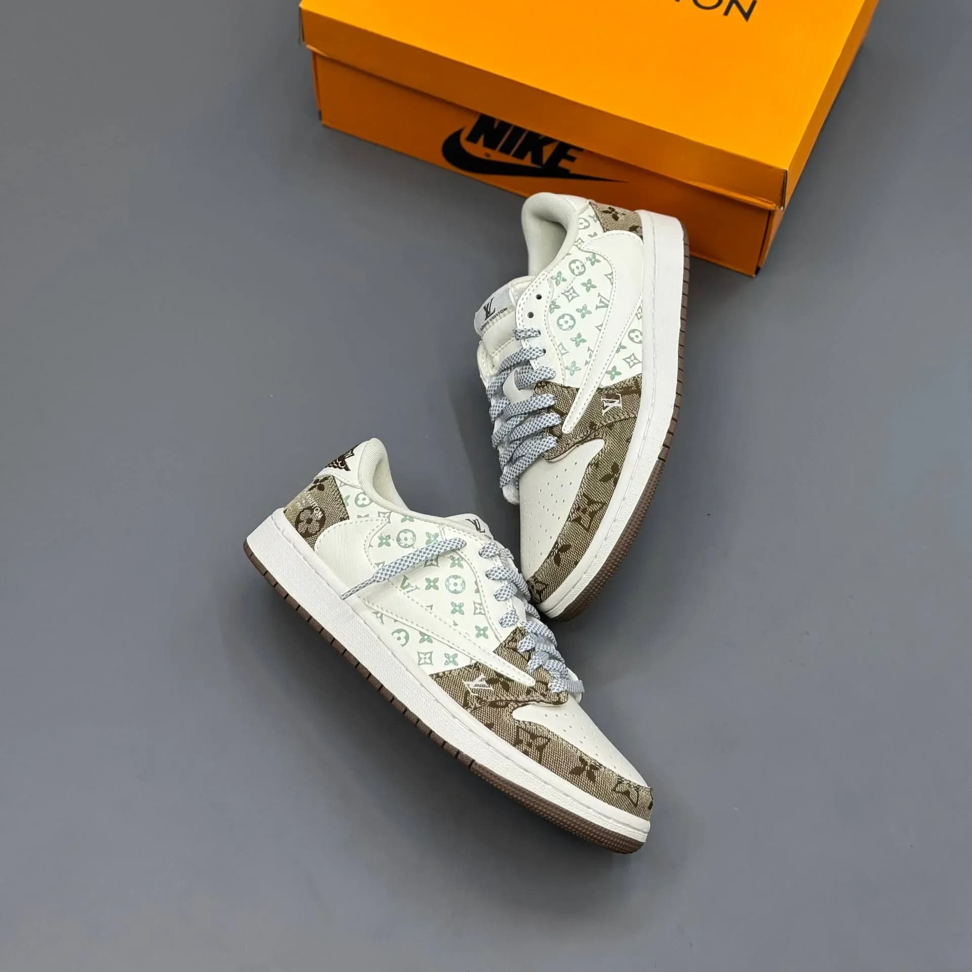کفش نایک جردن تراویس LV سفید قهوه ای مستر کوالیتی | Nike Air Jordan Travis LV Master Quality — تصویر ۳