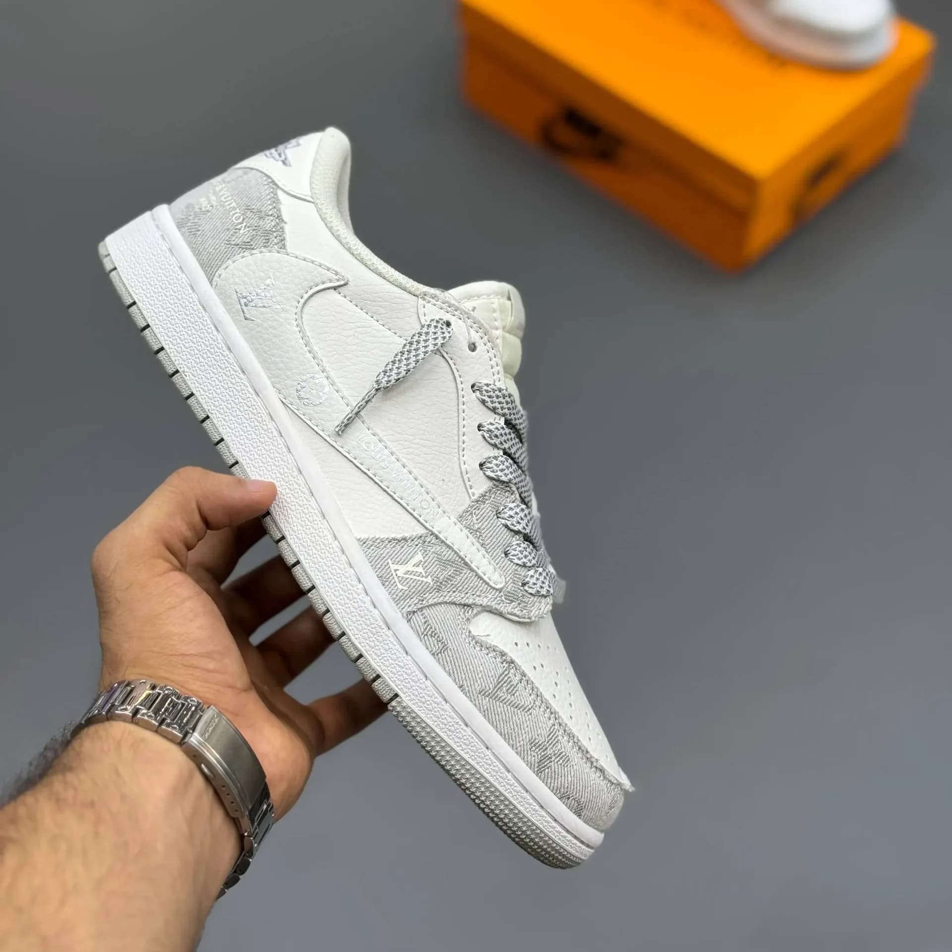 کفش نایک جردن تراویس LV سفید طوسی مستر کوالیتی | Nike Air Jordan Travis LV Master Quality