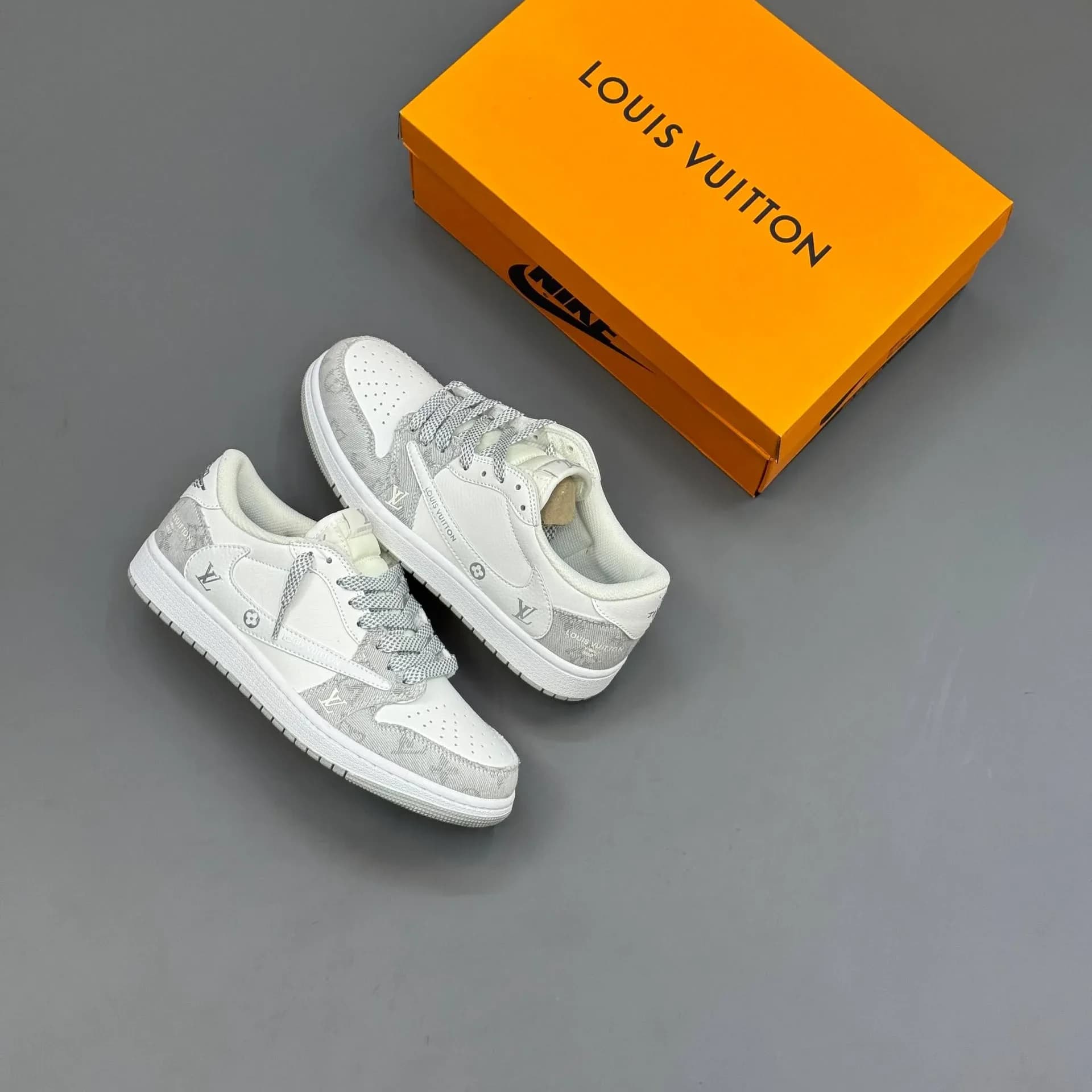 کفش نایک جردن تراویس LV سفید طوسی مستر کوالیتی | Nike Air Jordan Travis LV Master Quality — تصویر ۲