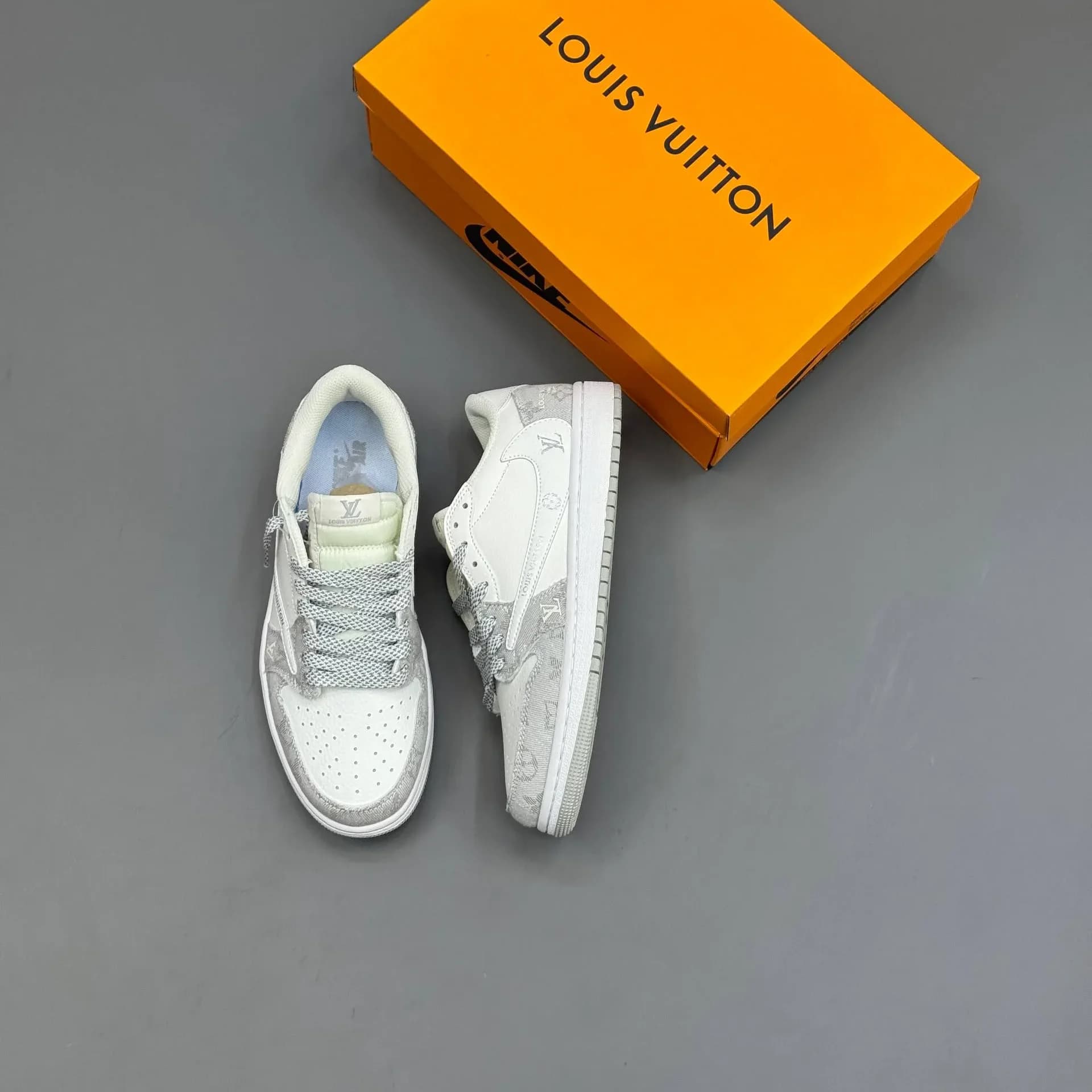 کفش نایک جردن تراویس LV سفید طوسی مستر کوالیتی | Nike Air Jordan Travis LV Master Quality — تصویر ۴